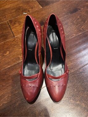 Bottega venenta Women's Red Leather Mary Jane Pumps.
